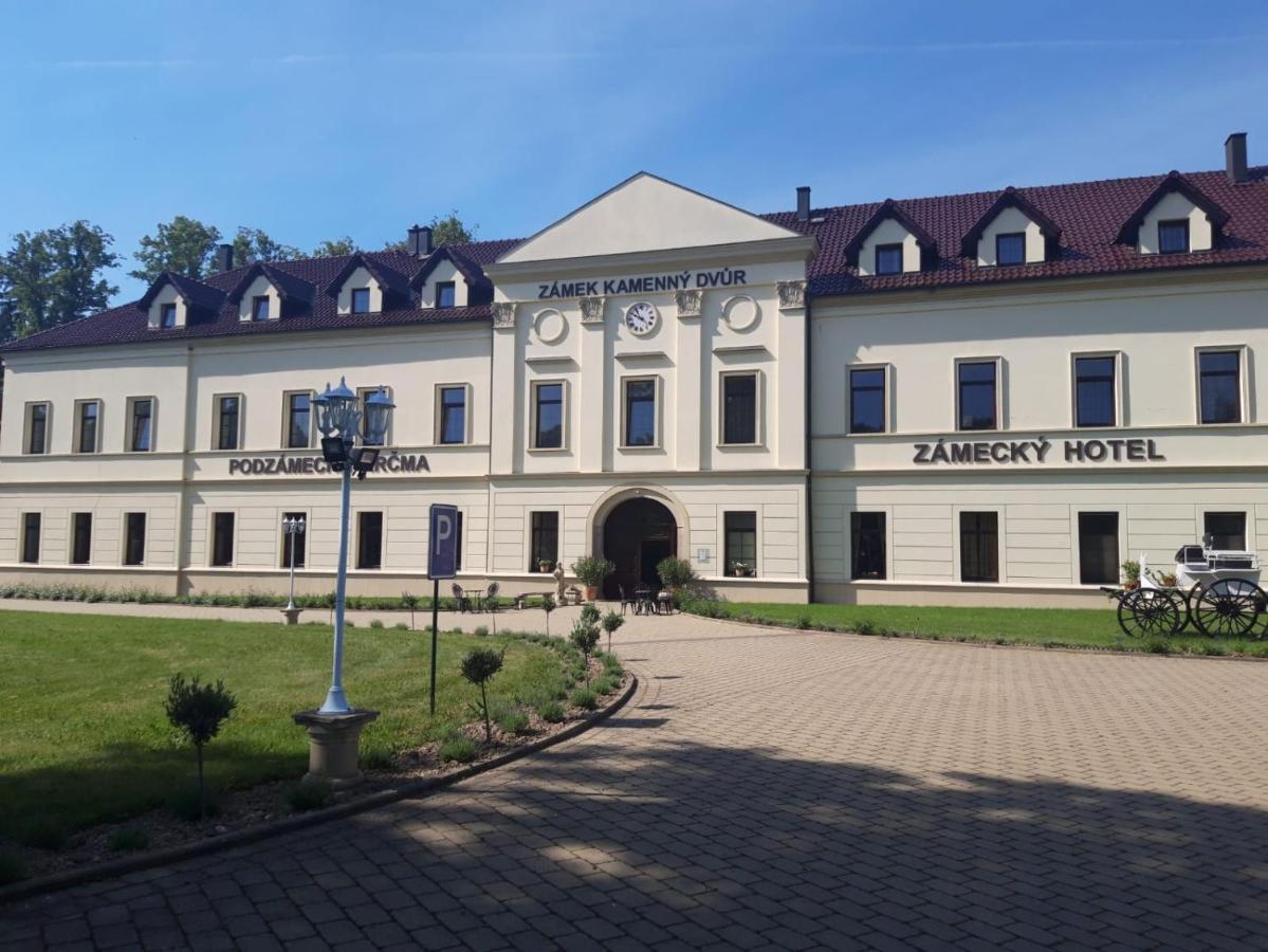 Hotel Zámek Kamenný Dvůr Kynsperk nad Ohri Exterior foto