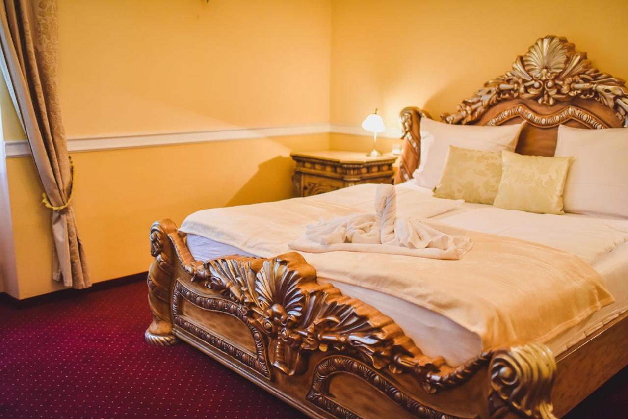 Hotel Zámek Kamenný Dvůr Kynsperk nad Ohri Exterior foto