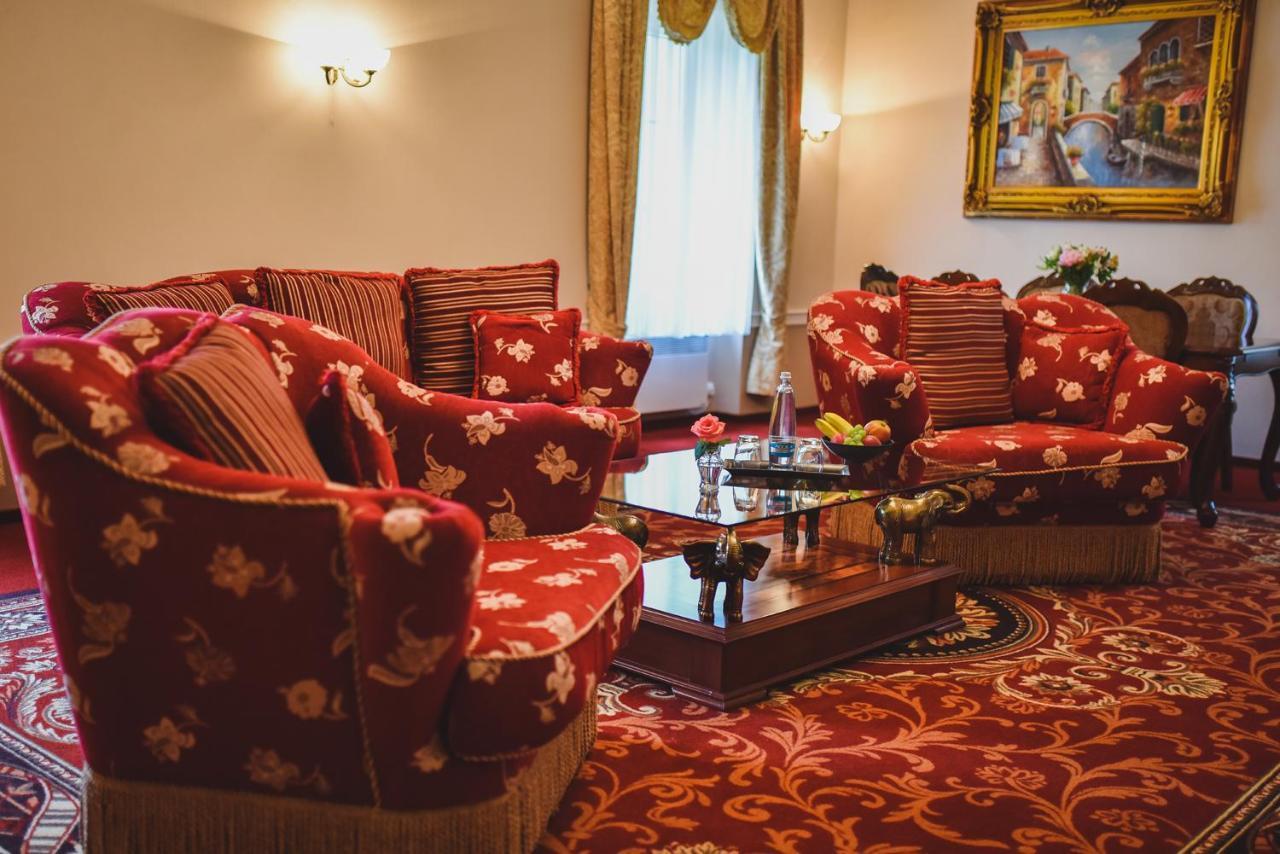 Hotel Zámek Kamenný Dvůr Kynsperk nad Ohri Exterior foto